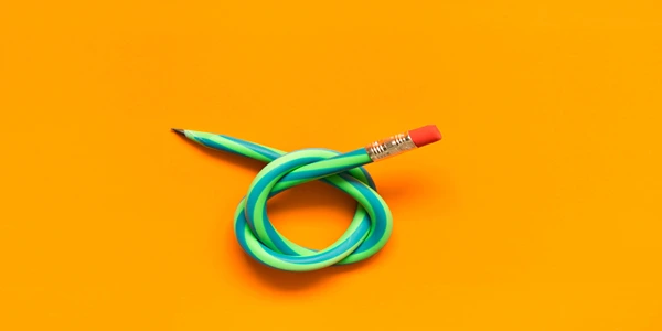 Knotted flexible pen